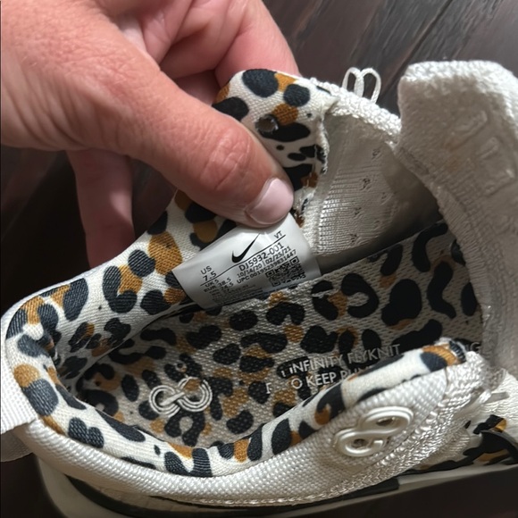 Nike Infinity W 7.5 Animal Print Athletic Shoes - Picture 11 of 11